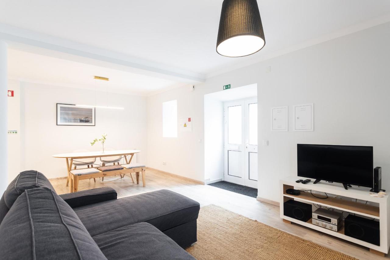 Appartamento Town Square House Setúbal Esterno foto